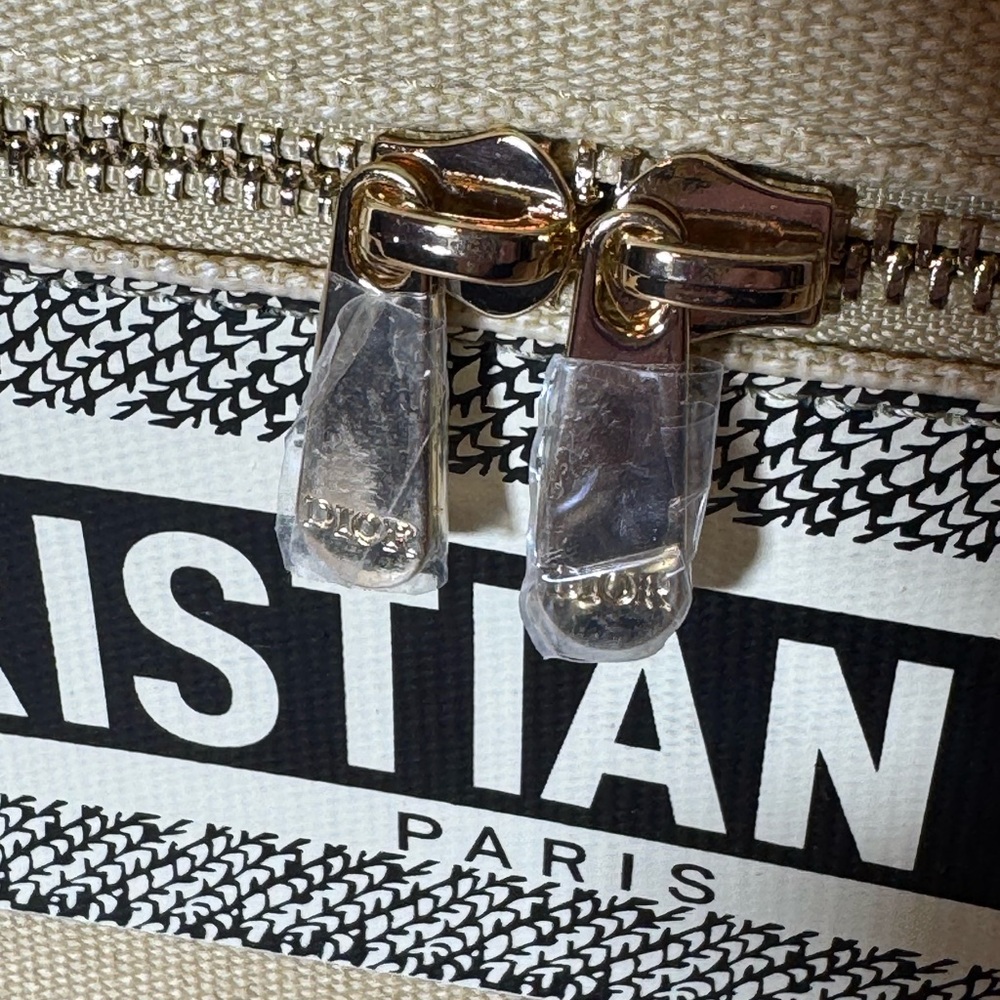 Dior Perfumes Beige and Black Vanity/Crossbody Bag - Picture 5 of 6